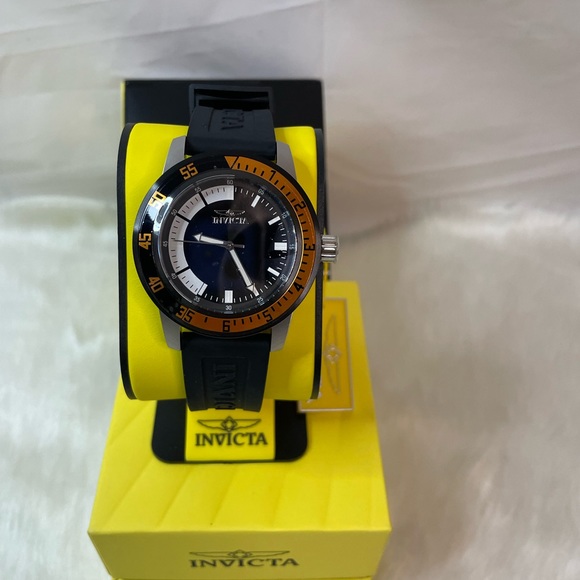 New Invicta Men’s Watch 45mm - Picture 10 of 10
